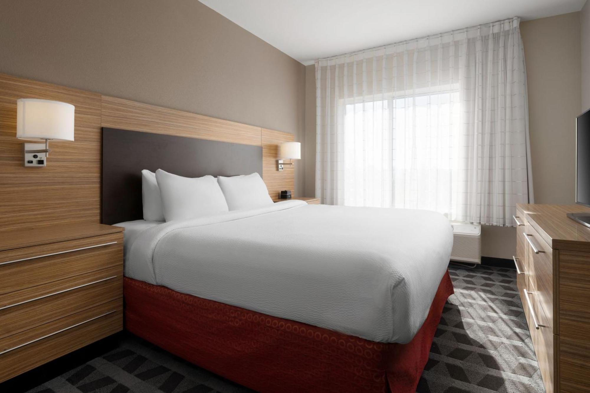 Two-Bedroom Suite,1622902268:JPEG